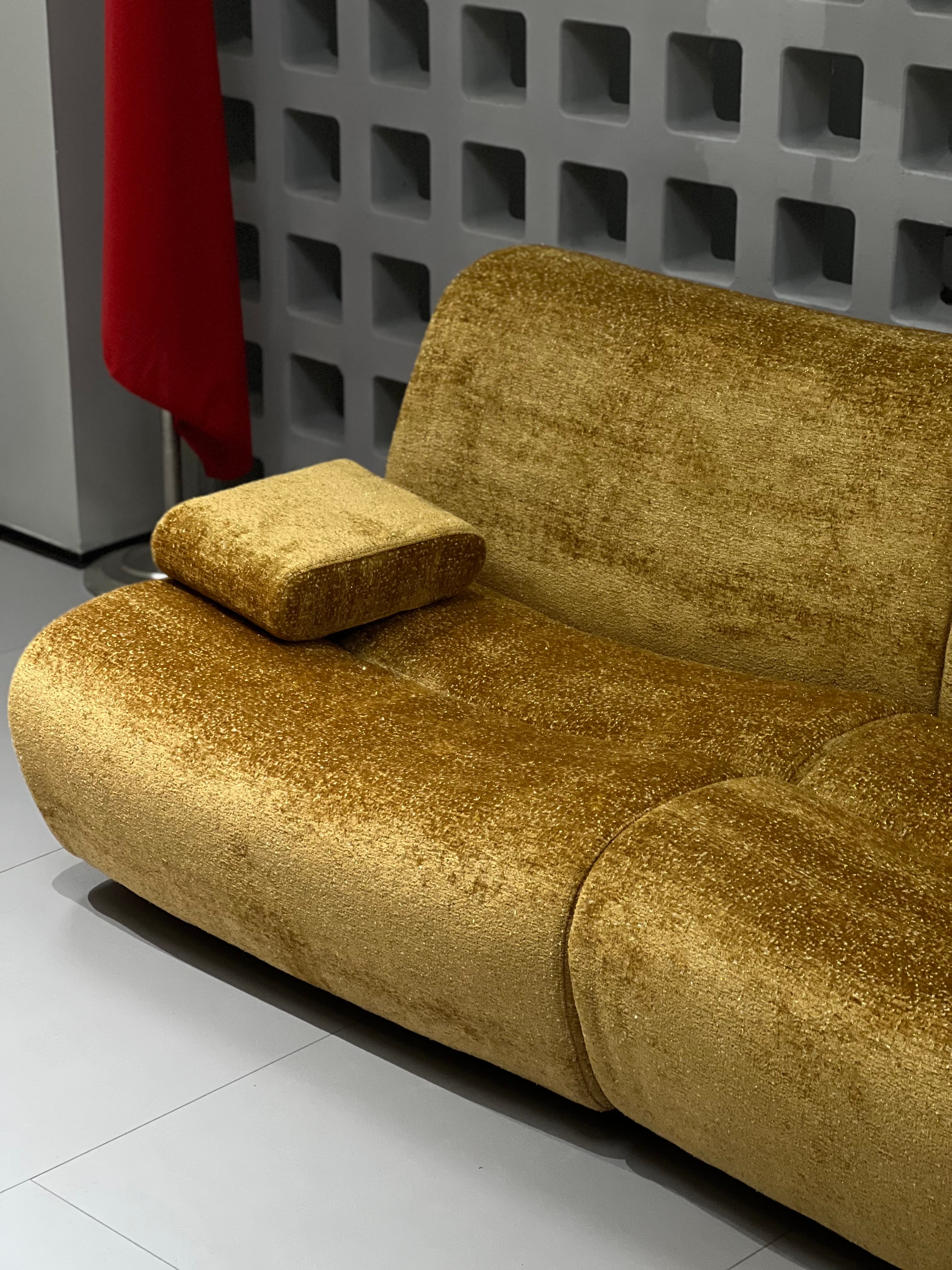 Ernest Sofa 4