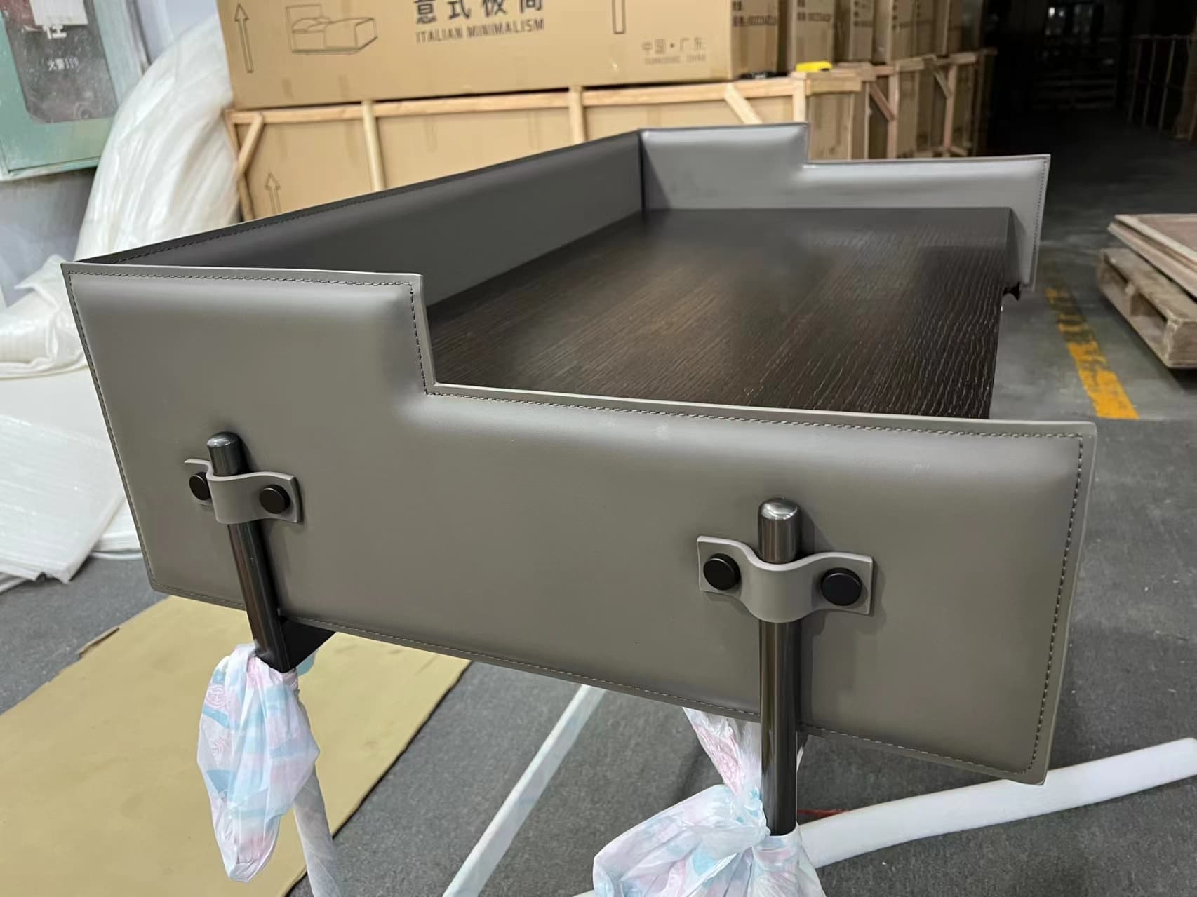 V254 Desk 5
